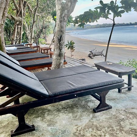 Starlight Beach Resort Koh Phayam Buitenkant foto
