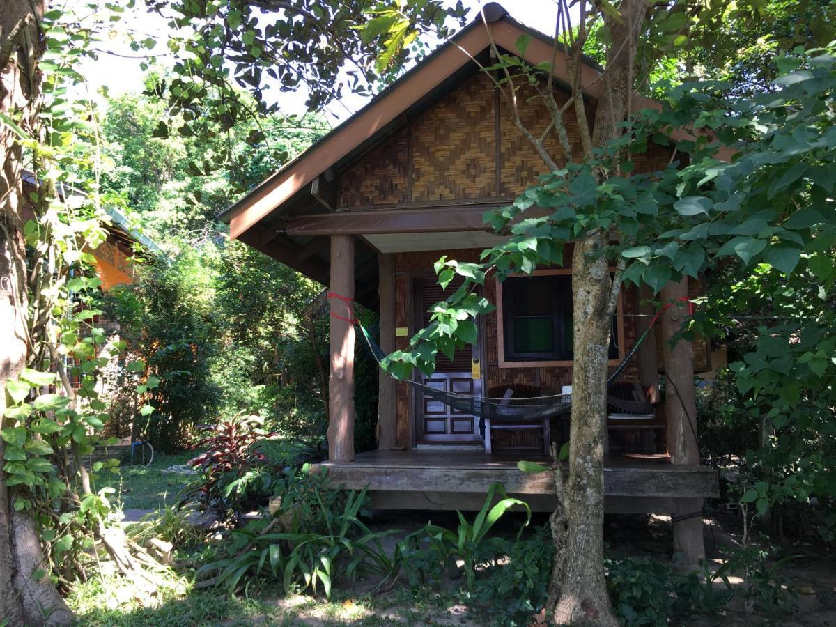 Starlight Beach Resort Koh Phayam Buitenkant foto