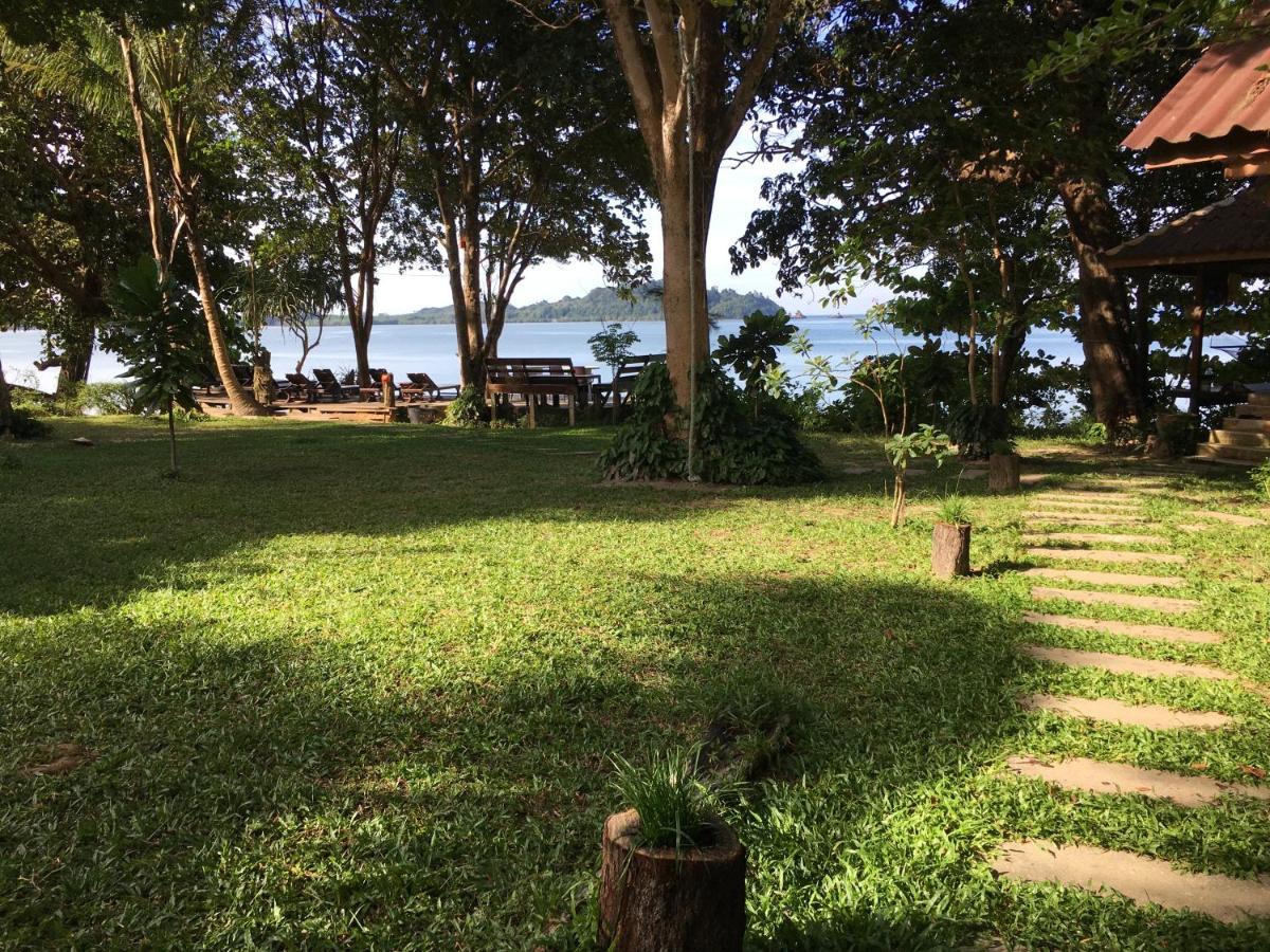 Starlight Beach Resort Koh Phayam Buitenkant foto
