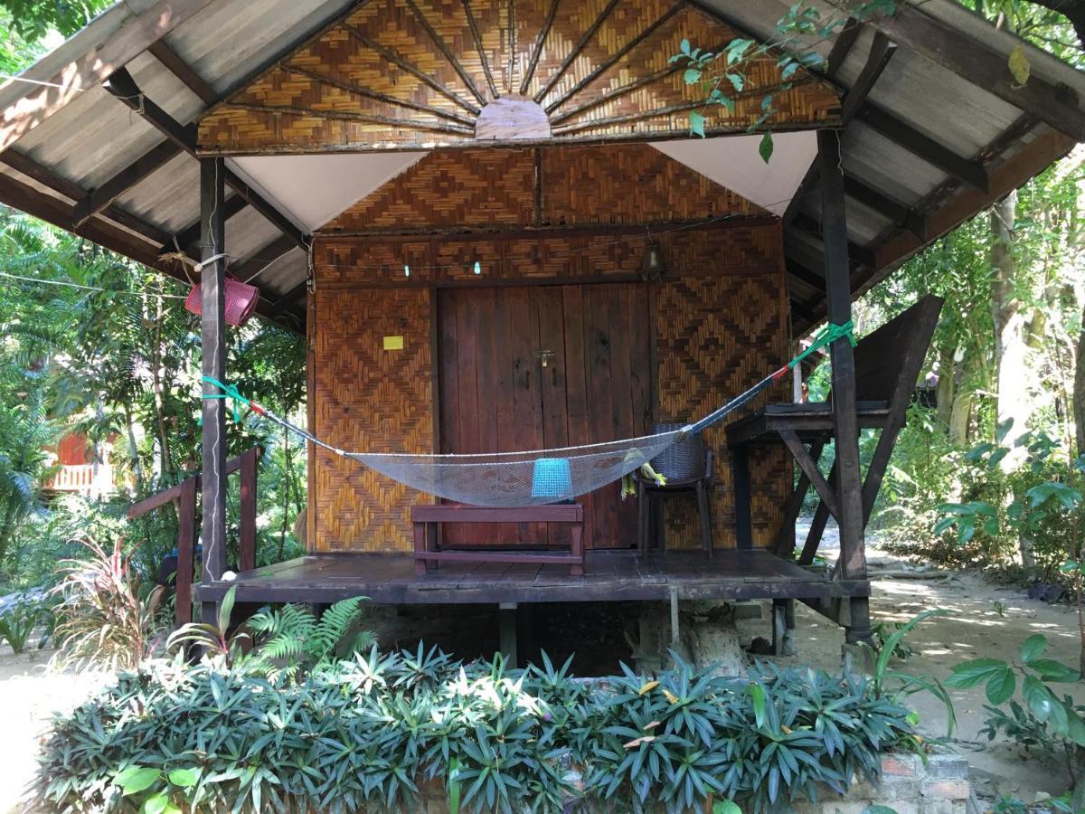 Starlight Beach Resort Koh Phayam Buitenkant foto