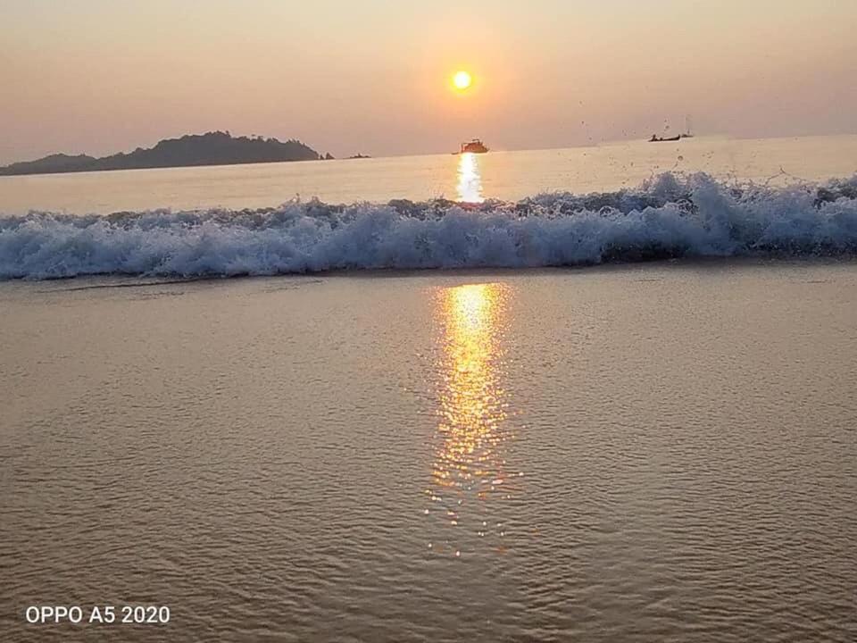 Starlight Beach Resort Koh Phayam Buitenkant foto