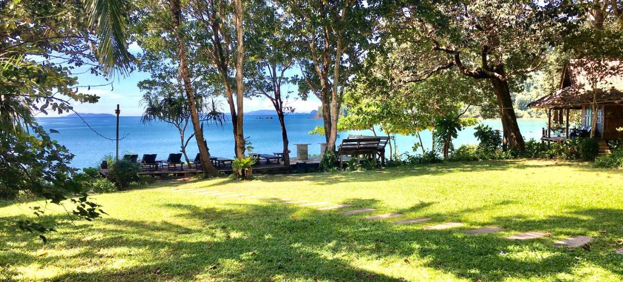 Starlight Beach Resort Koh Phayam Buitenkant foto