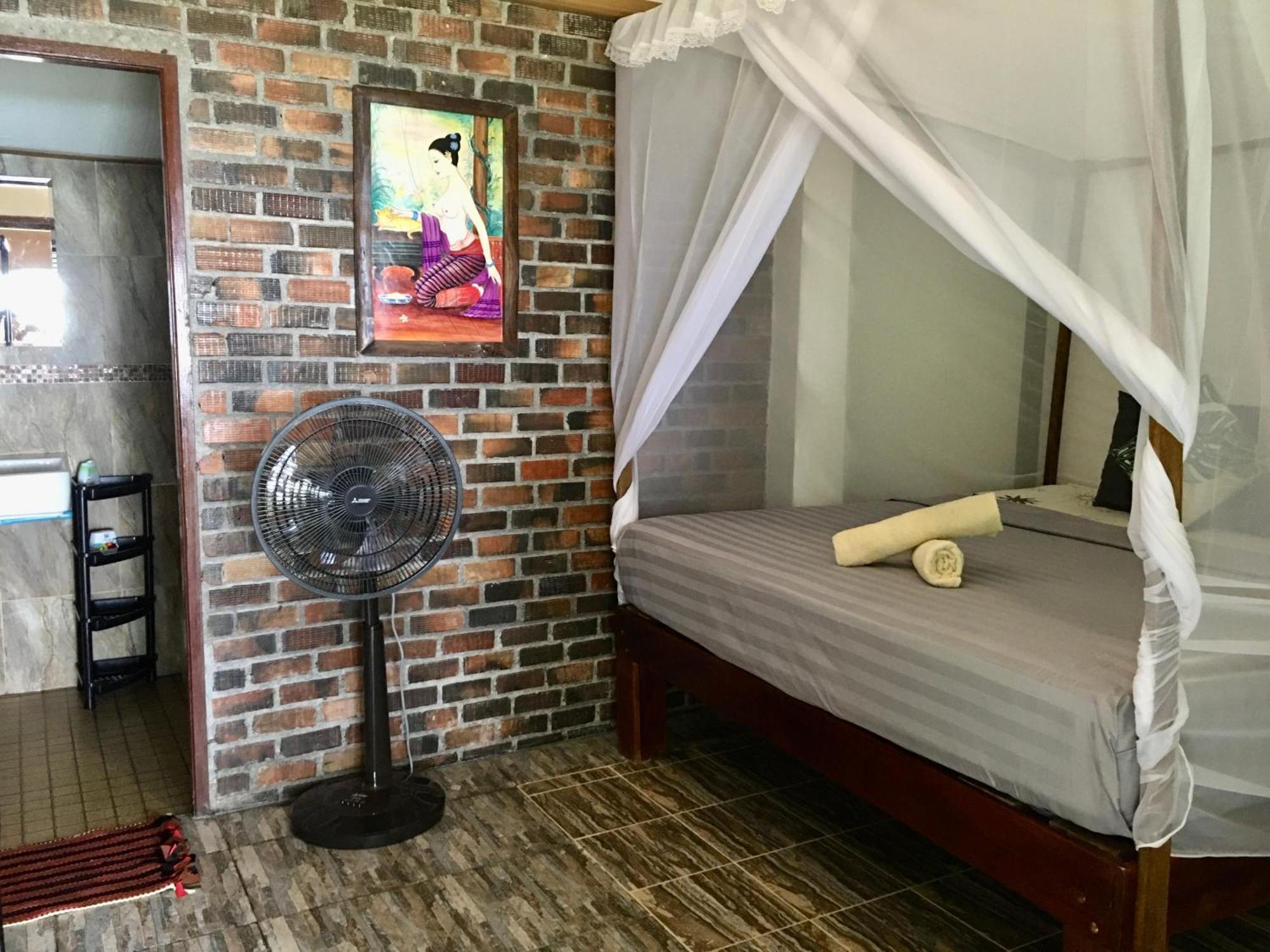 Starlight Beach Resort Koh Phayam Buitenkant foto