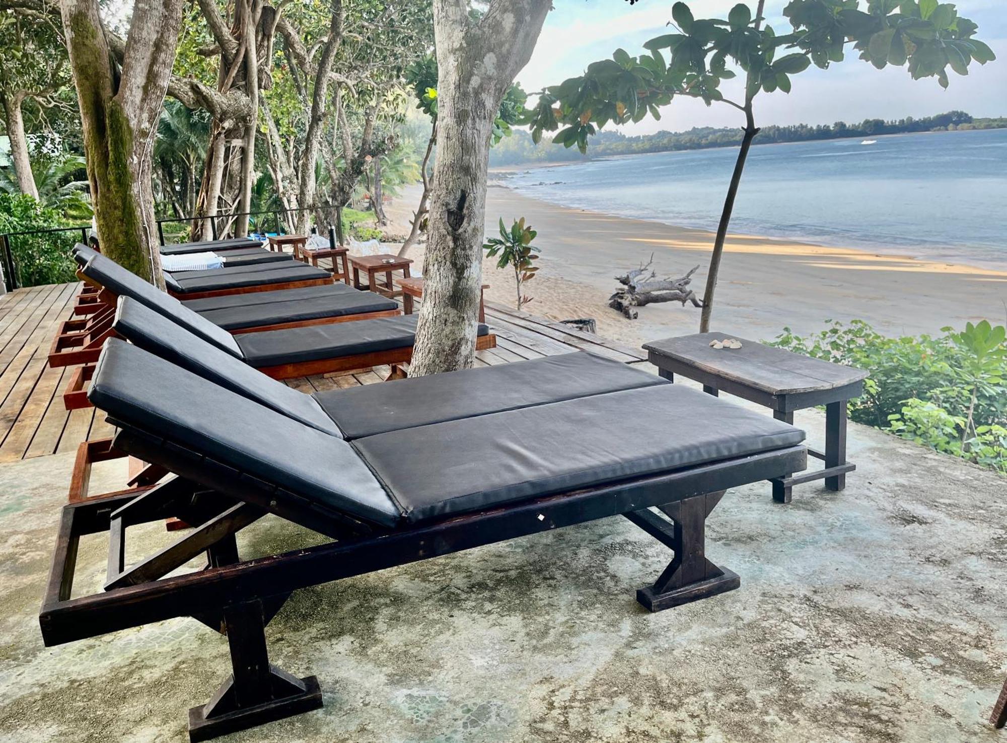 Starlight Beach Resort Koh Phayam Buitenkant foto