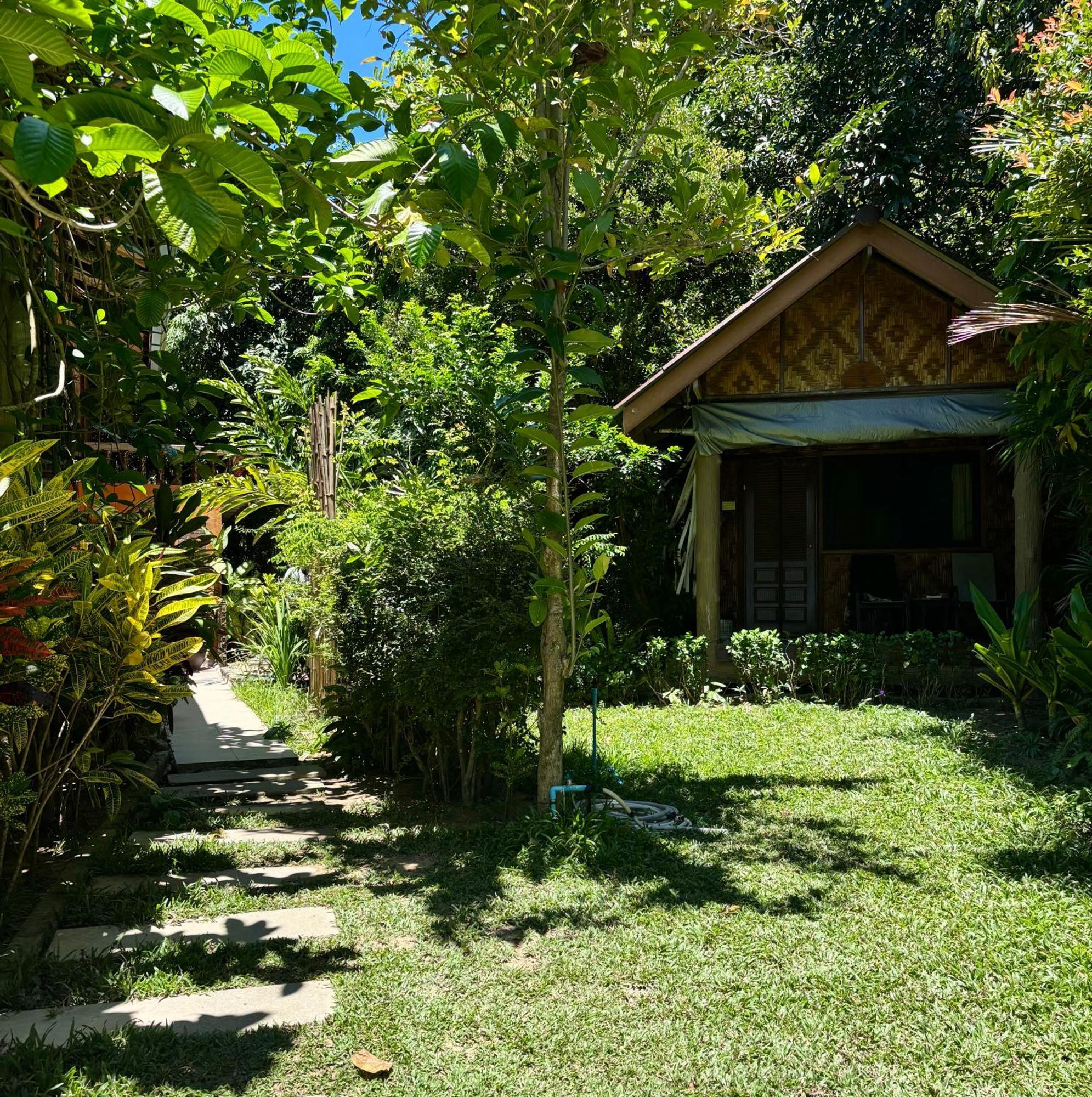 Starlight Beach Resort Koh Phayam Buitenkant foto