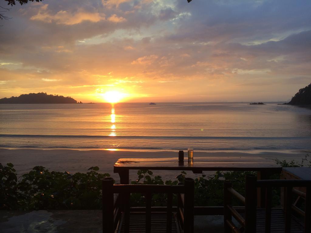 Starlight Beach Resort Koh Phayam Buitenkant foto
