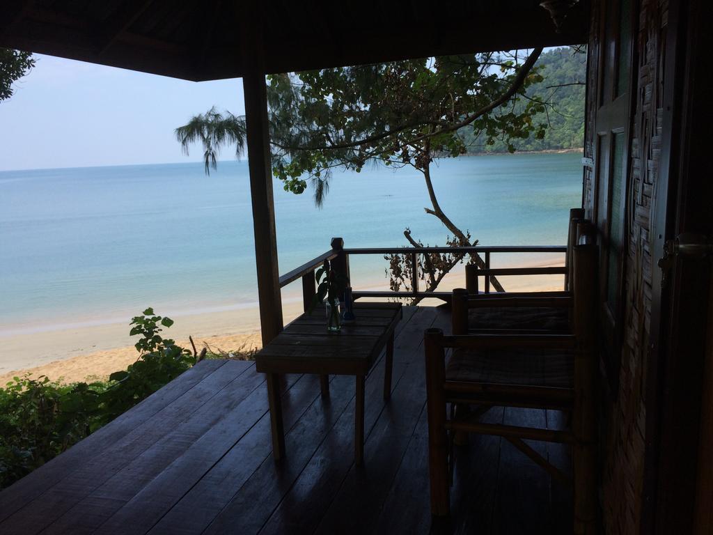 Starlight Beach Resort Koh Phayam Buitenkant foto