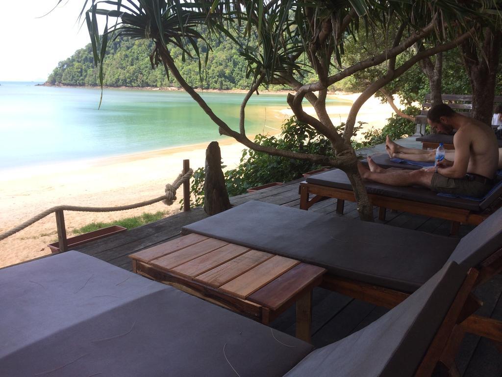 Starlight Beach Resort Koh Phayam Buitenkant foto