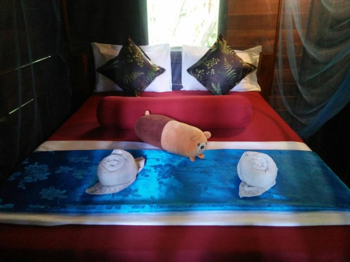 Starlight Beach Resort Koh Phayam Buitenkant foto